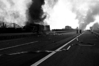 宁洛高速安徽蚌埠段发生交通事故 已致5死20伤