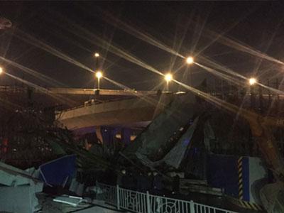 郑州市一高架发生坍塌 造成1死8伤