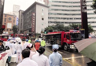 重庆一大厦发生火灾事故 2死11伤
