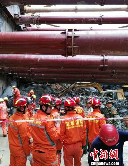 深圳地铁工地发生坍塌事故 2死1被困