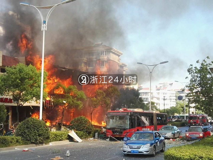 杭州一餐馆煤气爆炸致2死55伤
