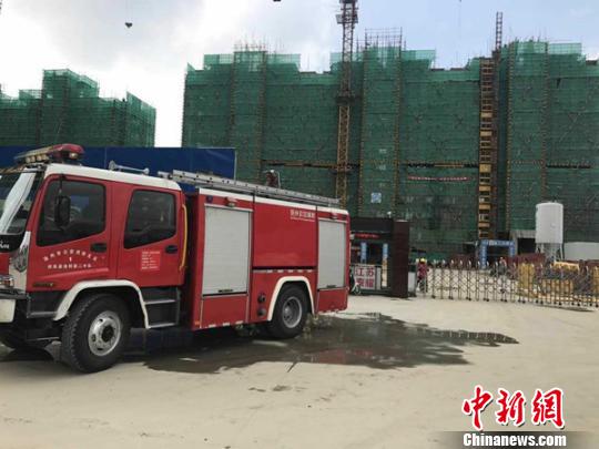 江苏徐州一在建工地发生滑塌事故 致4死2伤