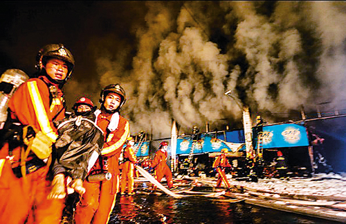 上海批发市场大火事故追踪