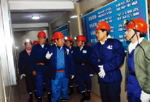 推动煤与瓦斯突出防治——访国家煤矿安监局局长赵铁锤